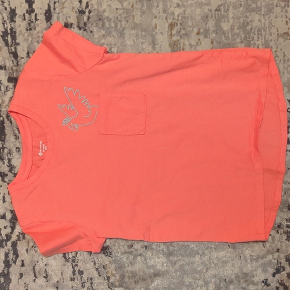 Girls T-shirt. 3/$15 - Picture 4 of 5